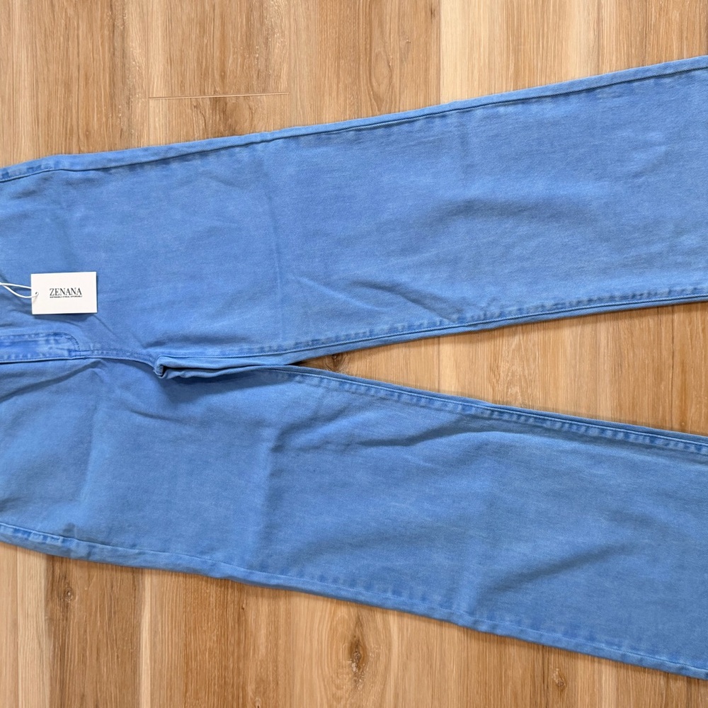 ZENANA cropped mineral washed jeans size XL